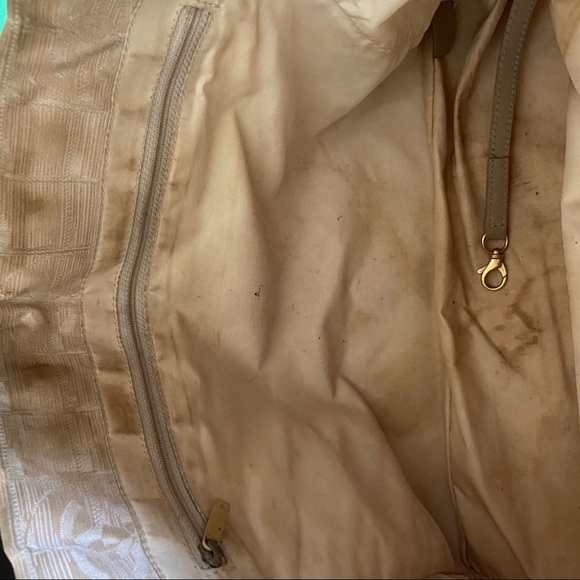 Chanel Travel Ligne Zip Cream Shoulder Tote - Picture 10 of 13